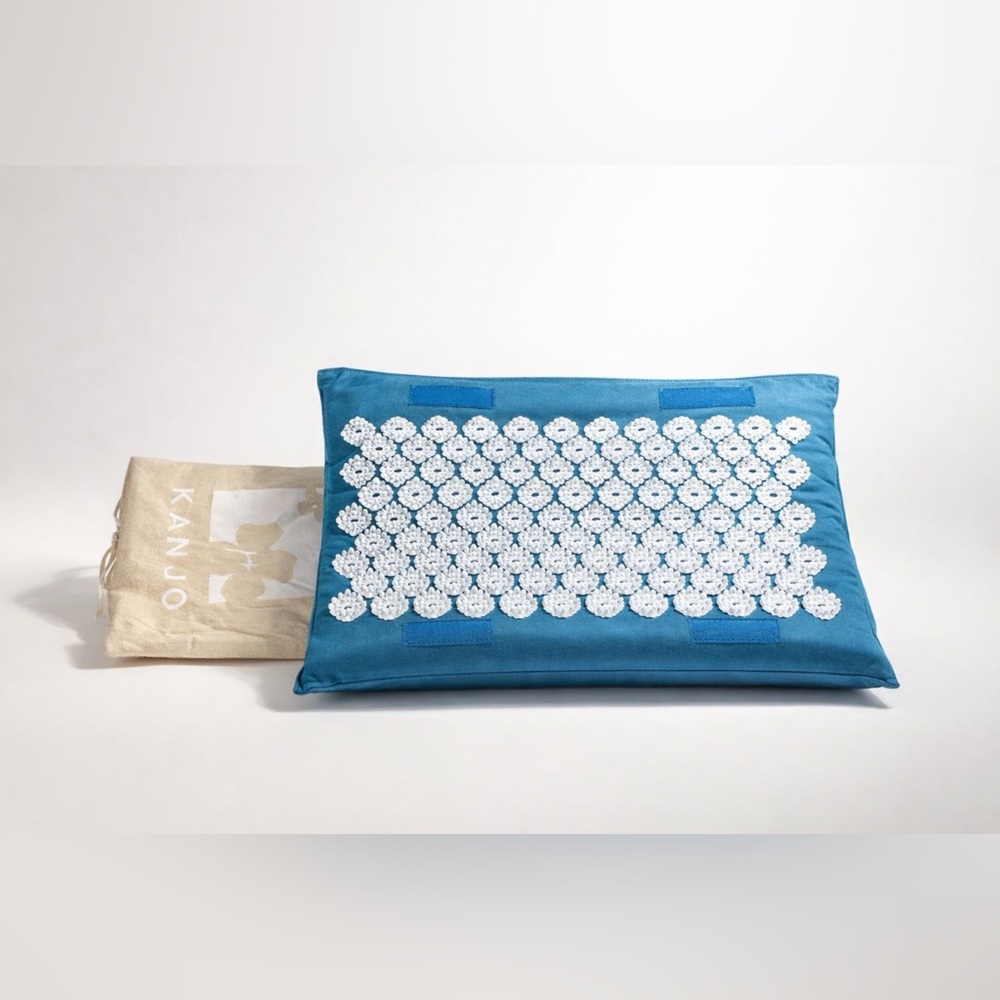 Kanjo Brand - Acupressure Foot Pillow Set in Blue and White - w Carrying Bag